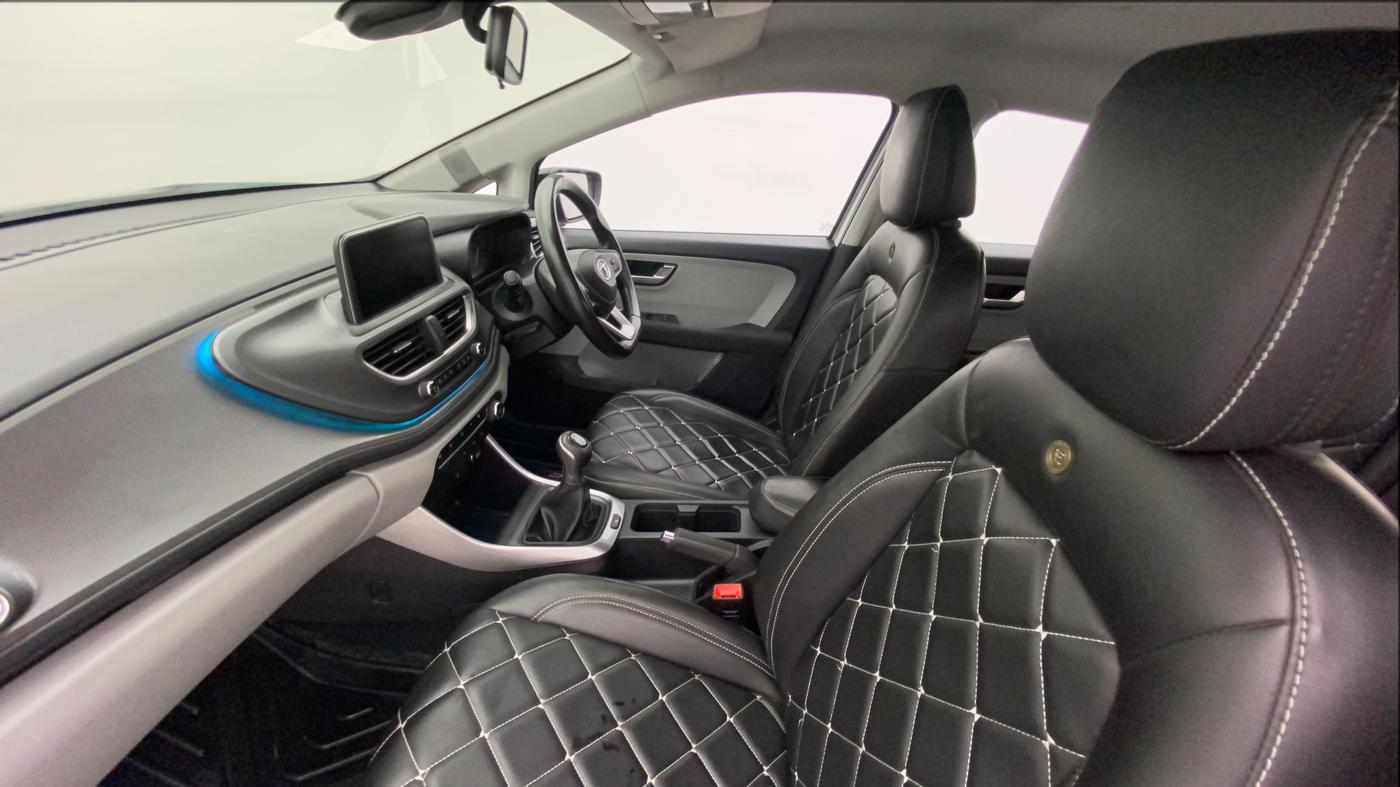 2020 Tata ALTROZ XZ PETROL, Petrol, Manual, 35,835 km, Right Side Front Door Cabin