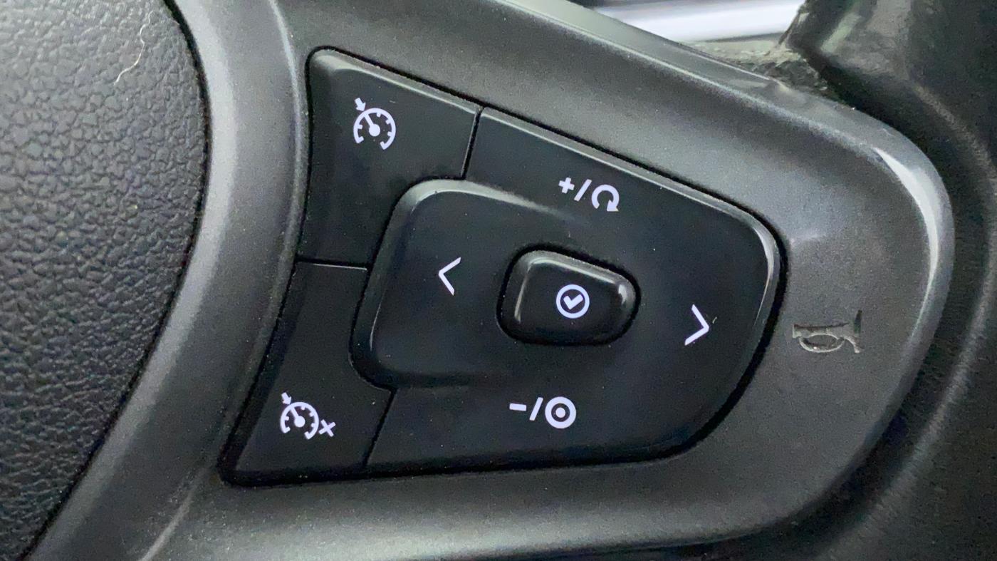 2020 Tata ALTROZ XZ PETROL, Petrol, Manual, 35,835 km, Adaptive Cruise Control