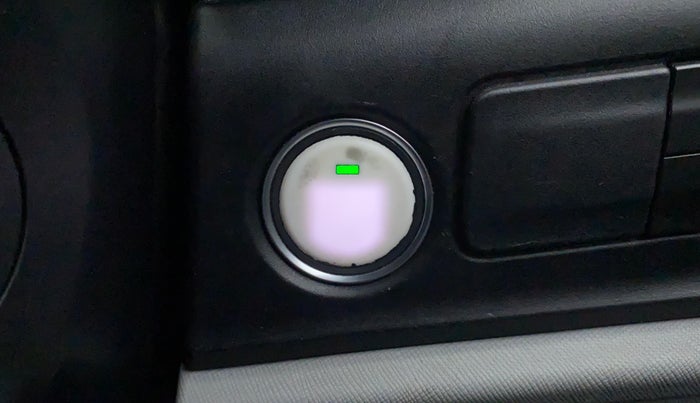 2020 Tata ALTROZ XZ PETROL, Petrol, Manual, 35,835 km, Keyless Start/ Stop Button
