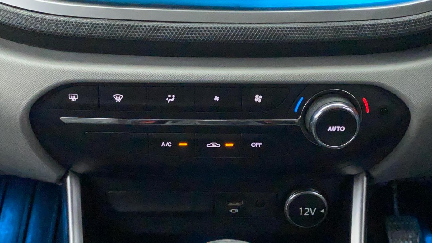 2020 Tata ALTROZ XZ PETROL, Petrol, Manual, 35,835 km, Automatic Climate Control