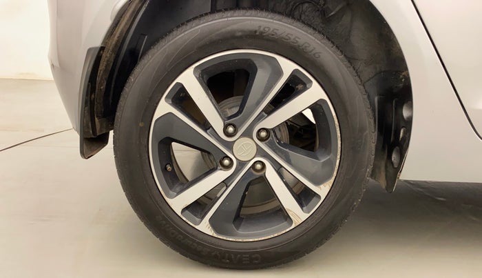2020 Tata ALTROZ XZ PETROL, Petrol, Manual, 35,835 km, Right Rear Wheel
