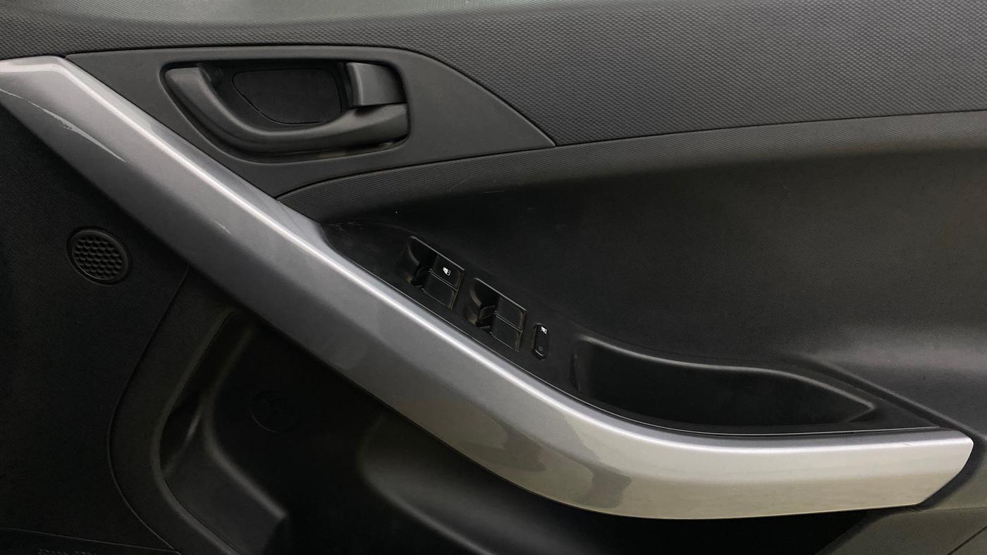 2023 Tata NEXON XM PETROL, Petrol, Manual, 13,857 km, Driver Side Door Panels Control