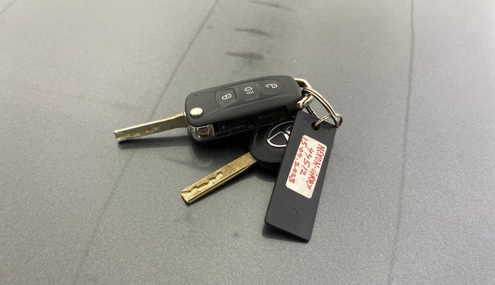 2023 Tata NEXON XM PETROL, Petrol, Manual, 13,857 km, Key Close Up