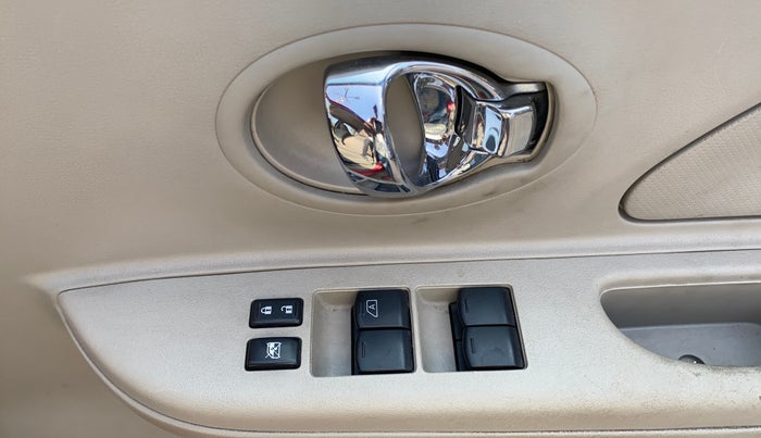 2016 Nissan Micra XL CVT, Petrol, Automatic, 26,106 km, Driver Side Door Panels Control