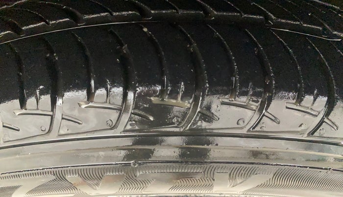 2016 Nissan Micra XL CVT, Petrol, Automatic, 26,106 km, Right Front Tyre Tread