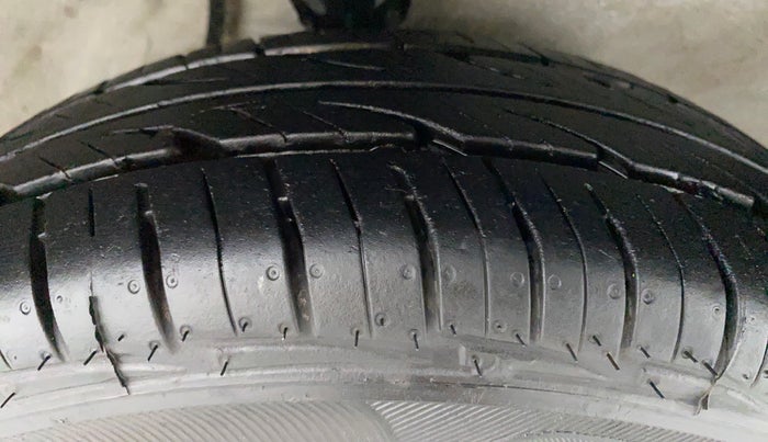 2018 Maruti Alto 800 LXI, Petrol, Manual, 11,756 km, Right Front Tyre Tread