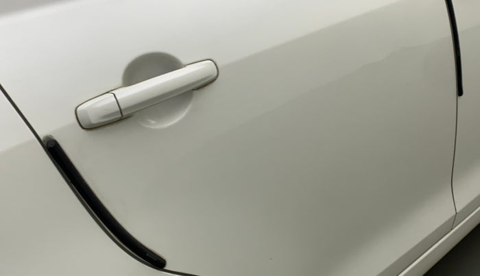 2015 Maruti Swift ZXI, Petrol, Manual, 56,476 km, Right rear door - Slightly dented