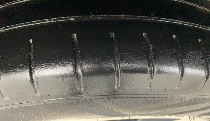 2022 Toyota Glanza V AMT, Petrol, Automatic, 35,951 km, Right Rear Tyre Tread