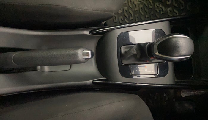 2022 Toyota Glanza V AMT, Petrol, Automatic, 35,951 km, Gear Lever