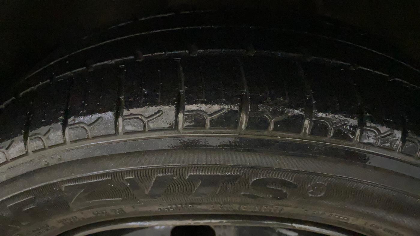2016 Maruti Alto K10 VXI, Petrol, Manual, 85,333 km, Left Front Tyre Tread
