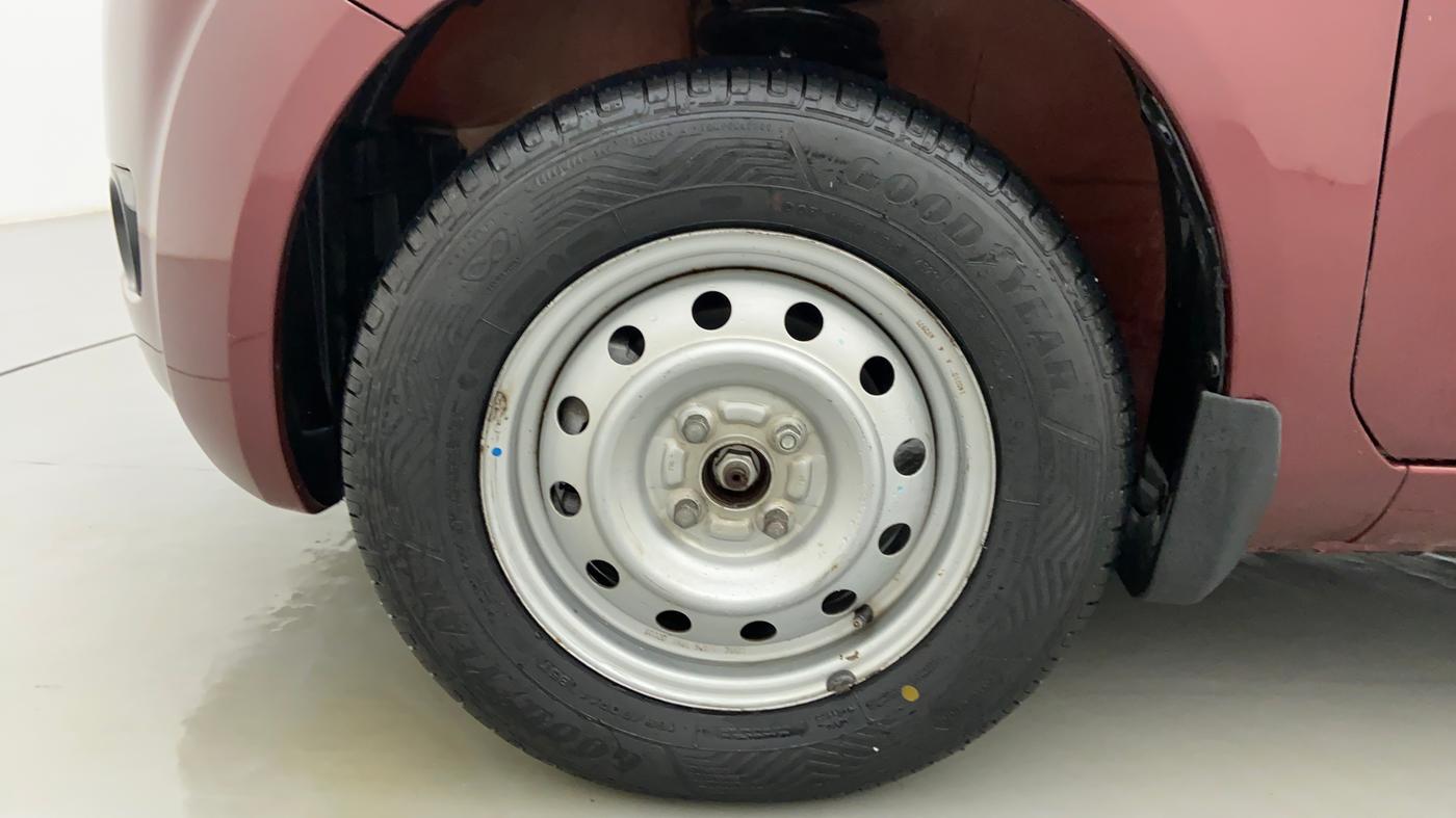 2010 Maruti Ritz LXI, Petrol, Manual, 27,052 km, Left Front Wheel