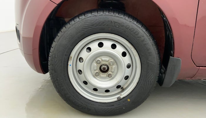 2010 Maruti Ritz LXI, Petrol, Manual, 27,052 km, Left Front Wheel