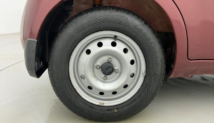 2010 Maruti Ritz LXI, Petrol, Manual, 27,052 km, Right Rear Wheel