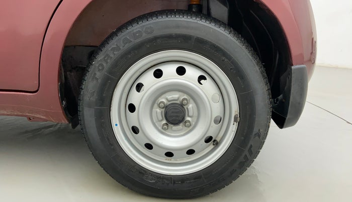 2010 Maruti Ritz LXI, Petrol, Manual, 27,052 km, Left Rear Wheel