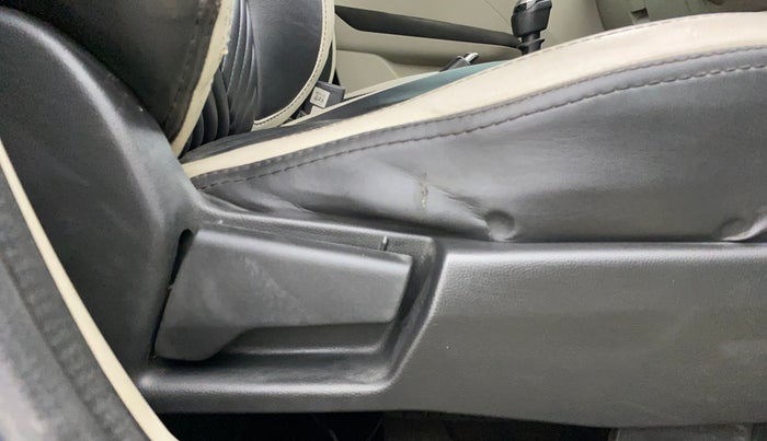 2019 Renault TRIBER RXZ, Petrol, Manual, 56,778 km, Driver Side Adjustment Panel