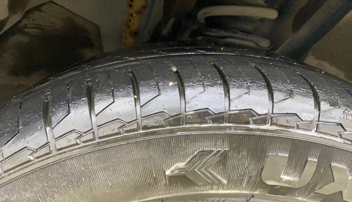 2019 Renault TRIBER RXZ, Petrol, Manual, 56,778 km, Right Front Tyre Tread