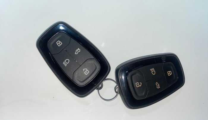 2023 Tata ALTROZ XZ DIESEL, Diesel, Manual, 57,043 km, Key Close Up