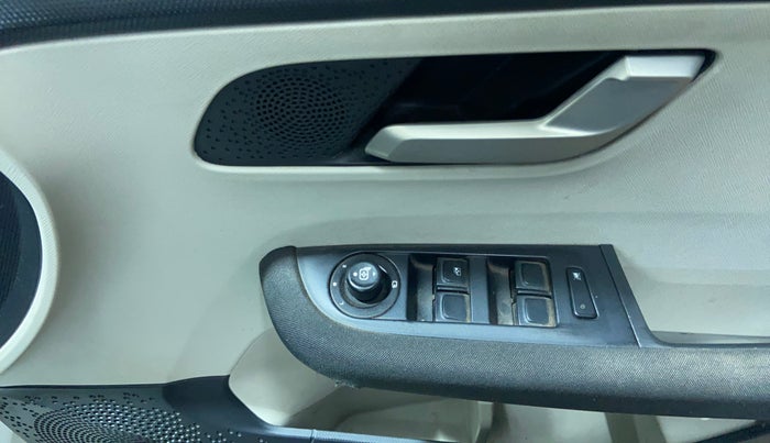 2023 Tata ALTROZ XZ DIESEL, Diesel, Manual, 57,043 km, Driver Side Door Panels Control