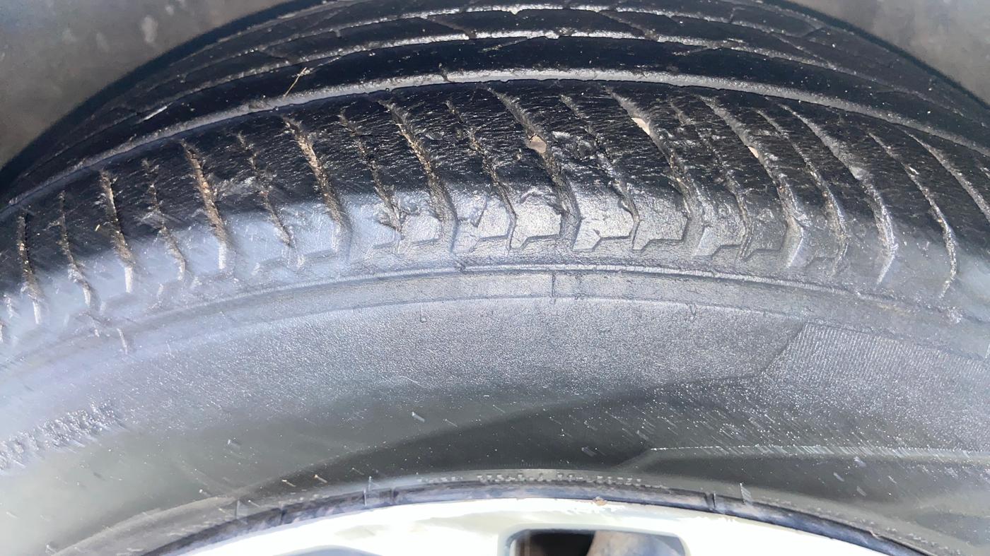 2023 Tata ALTROZ XZ DIESEL, Diesel, Manual, 57,043 km, Left Front Tyre Tread