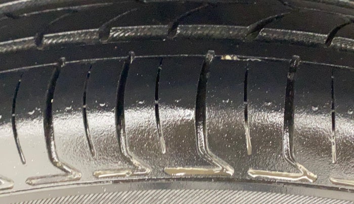 2015 Maruti Celerio VXI AMT, Petrol, Automatic, 63,318 km, Right Rear Tyre Tread