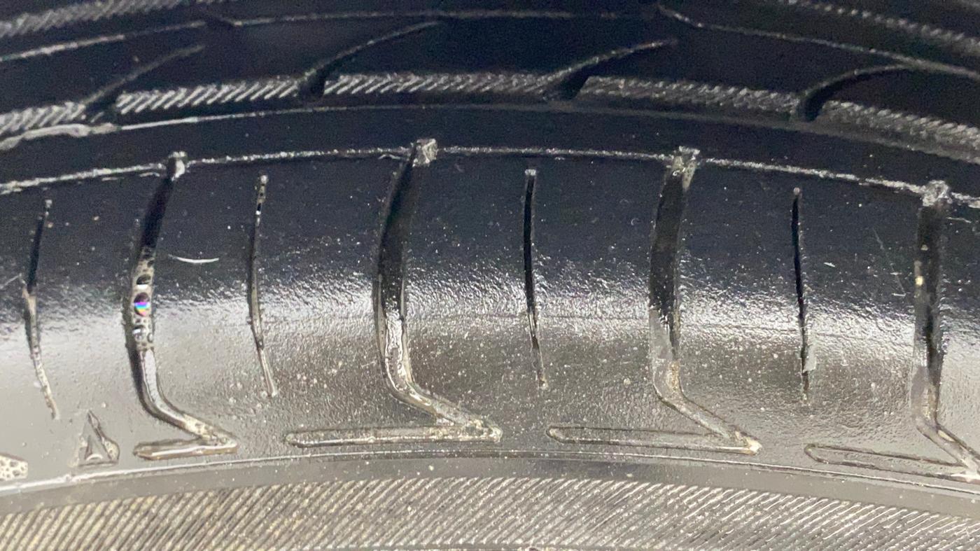 2015 Maruti Celerio VXI AMT, Petrol, Automatic, 63,529 km, Right Front Tyre Tread