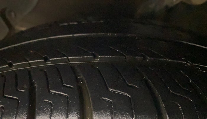 2015 Hyundai Xcent S 1.2, Petrol, Manual, 11,524 km, Left Front Tyre Tread