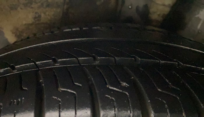 2015 Hyundai Xcent S 1.2, Petrol, Manual, 11,524 km, Left Rear Tyre Tread