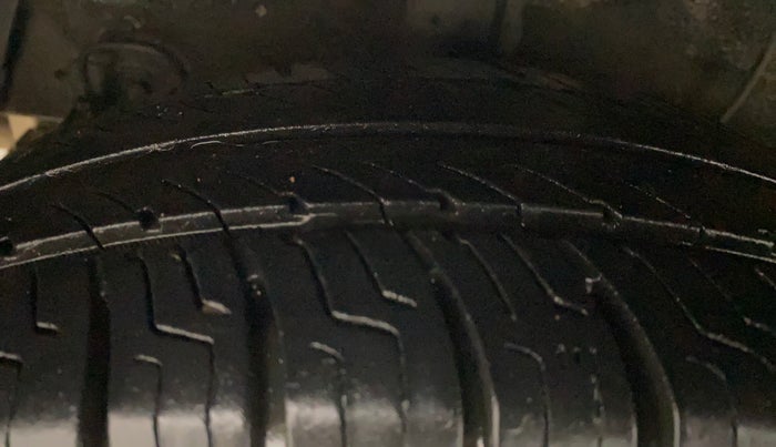 2015 Hyundai Xcent S 1.2, Petrol, Manual, 11,524 km, Right Rear Tyre Tread