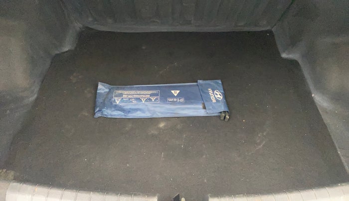 2015 Hyundai Xcent S 1.2, Petrol, Manual, 11,524 km, Boot Inside