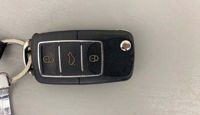 2015 Hyundai Xcent S 1.2, Petrol, Manual, 11,524 km, Key Close Up