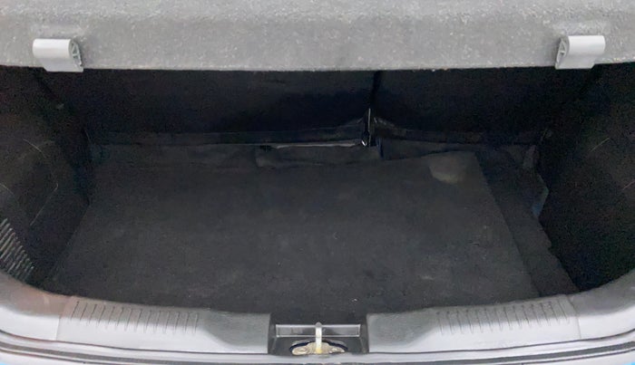 2017 Maruti IGNIS ZETA 1.2 AMT DUAL TONE, Petrol, Automatic, 41,186 km, Boot Inside