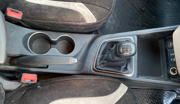 2018 Hyundai Verna 1.6 VTVT SX, Petrol, Manual, 87,828 km, Gear Lever