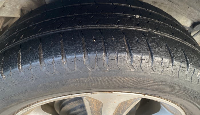 2018 Hyundai Verna 1.6 VTVT SX, Petrol, Manual, 87,828 km, Right Rear Tyre Tread