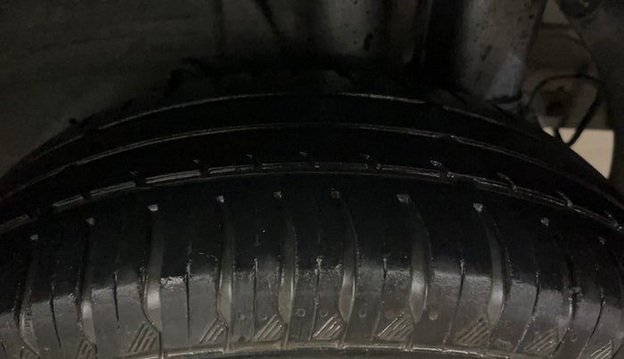 2015 Hyundai Elite i20 MAGNA 1.2, CNG, Manual, 27,534 km, Left Rear Tyre Tread