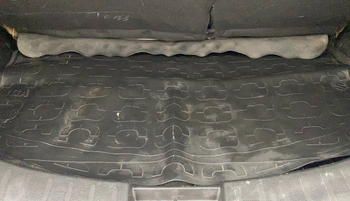 2013 Maruti Wagon R 1.0 LXI, Petrol, Manual, 52,810 km, Boot Inside