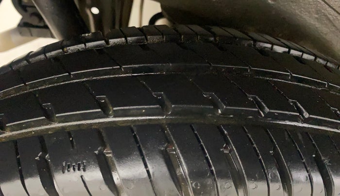 2013 Maruti Wagon R 1.0 LXI, Petrol, Manual, 52,810 km, Right Rear Tyre Tread