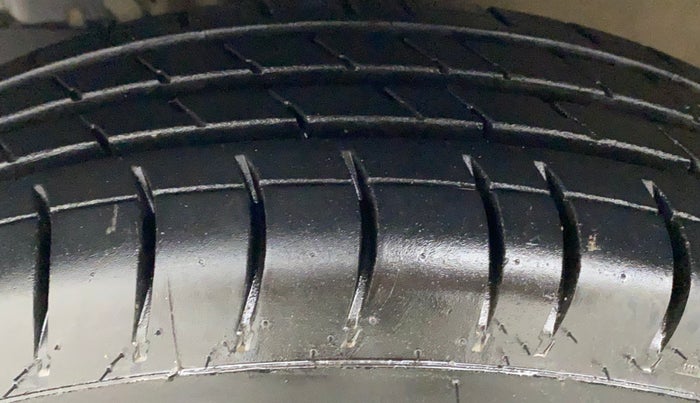 2021 Maruti New Wagon-R LXI CNG 1.0, CNG, Manual, 77,064 km, Left Front Tyre Tread