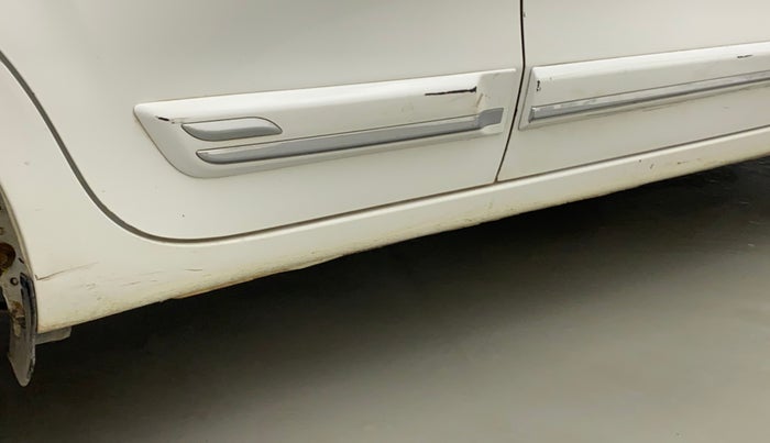 2021 Maruti New Wagon-R LXI CNG 1.0, CNG, Manual, 77,064 km, Right running board - Minor scratches