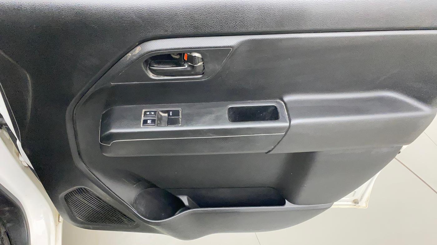 2021 Maruti New Wagon-R LXI CNG 1.0, CNG, Manual, 77,064 km, Driver Side Door Panels Control