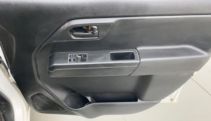 2021 Maruti New Wagon-R LXI CNG 1.0, CNG, Manual, 77,064 km, Driver Side Door Panels Control