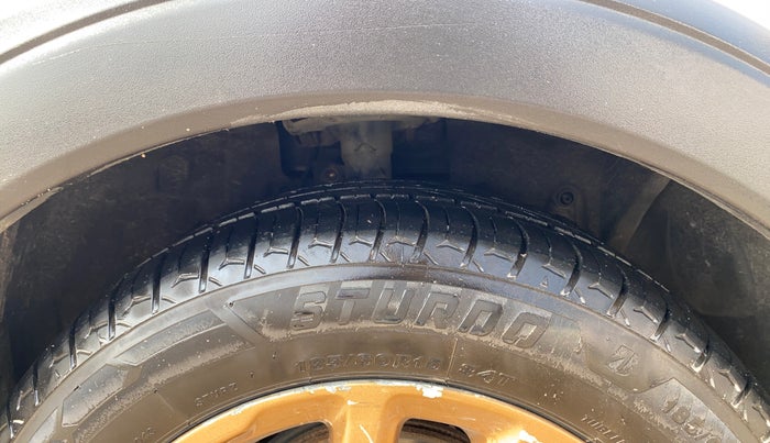 2019 Ford FREESTYLE TITANIUM 1.2 PETROL, CNG, Manual, 83,938 km, Right Front Tyre Tread