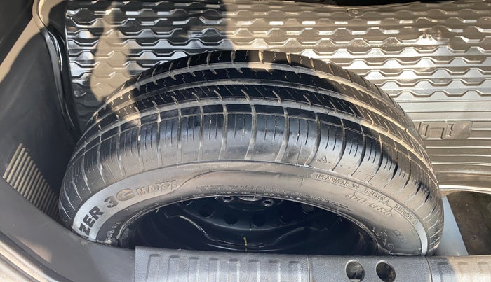 2019 Ford FREESTYLE TITANIUM 1.2 PETROL, CNG, Manual, 83,938 km, Spare Tyre