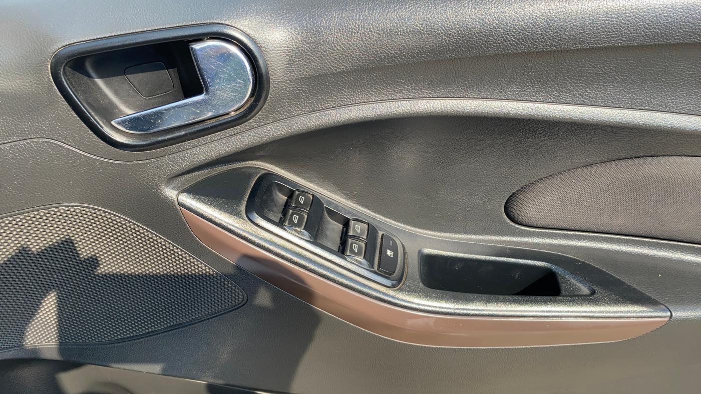 2019 Ford FREESTYLE TITANIUM 1.2 PETROL, CNG, Manual, 83,938 km, Driver Side Door Panels Control