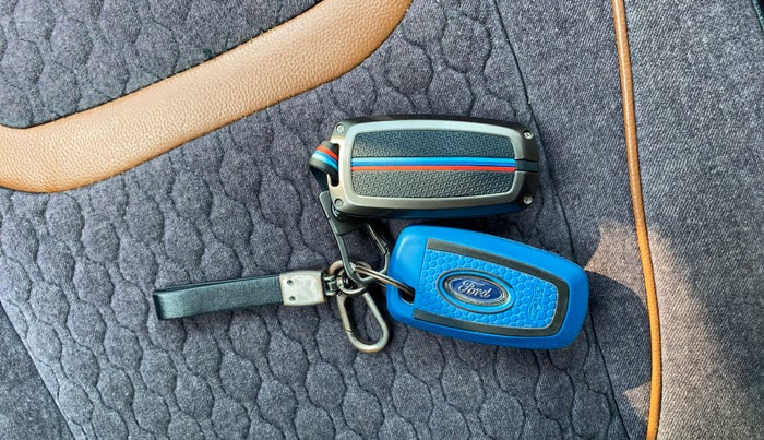 2019 Ford FREESTYLE TITANIUM 1.2 PETROL, CNG, Manual, 83,938 km, Key Close Up