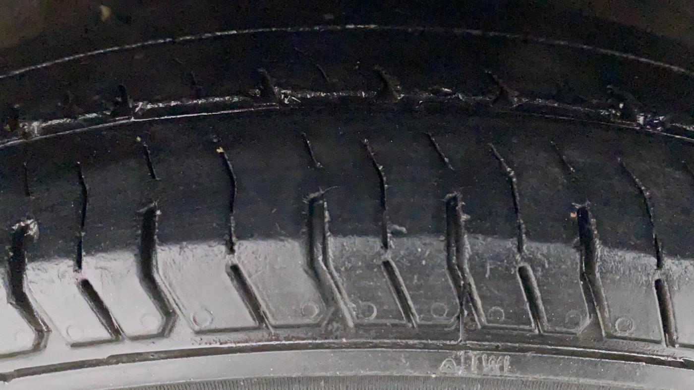 2010 Hyundai i10 SPORTZ 1.2, Petrol, Manual, 84,657 km, Left Front Tyre Tread
