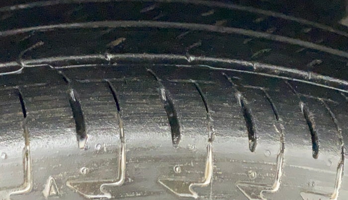 2020 Maruti IGNIS SIGMA 1.2, Petrol, Manual, 13,216 km, Right Front Tyre Tread