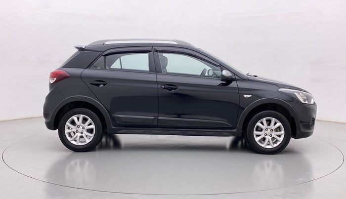 2015 Hyundai i20 Active 1.2, Petrol, Manual, 82,486 km, Right Side View