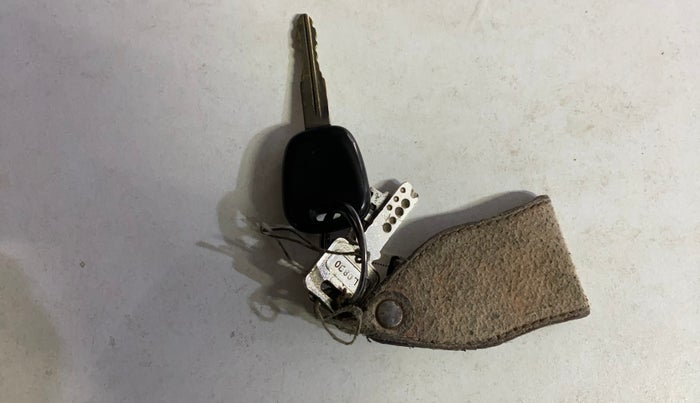 2017 Maruti Wagon R 1.0 LXI, CNG, Manual, 36,513 km, Key Close Up