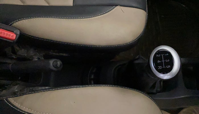 2017 Maruti Wagon R 1.0 LXI, CNG, Manual, 36,513 km, Gear Lever