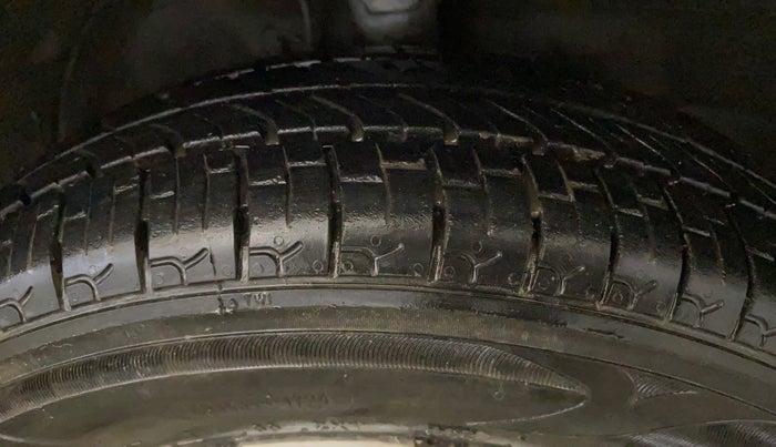 2017 Maruti Wagon R 1.0 LXI, CNG, Manual, 36,513 km, Right Front Tyre Tread